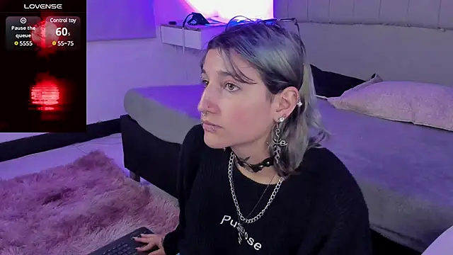 Snapshot of SukiFuyu_ chatting on March 19, 12:23 pm SukiFuyu  online show from March 19, 12:23 pm