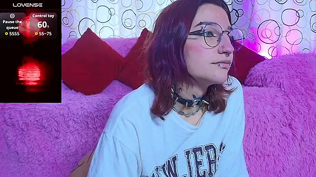 SukiFuyu  online show from December 1, 9:20 pm