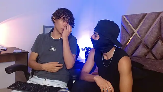 Snapshot of nickolas_moon chatting on February 23, 1:53 pm nickolas moon online show from February 23, 1:53 pm