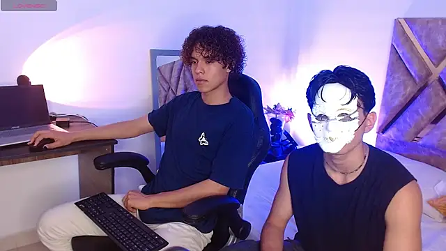 Snapshot of nickolas_moon chatting on March 8, 6:05 pm nickolas moon online show from March 8, 6:05 pm