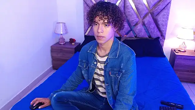 Snapshot of nickolas_moon chatting on September 12, 2:50 pm nickolas moon online show from September 12, 2:50 pm