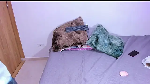 Snapshot of annika_taylor chatting on December 13, 1:59 am annika taylor online show from December 13, 1:59 am