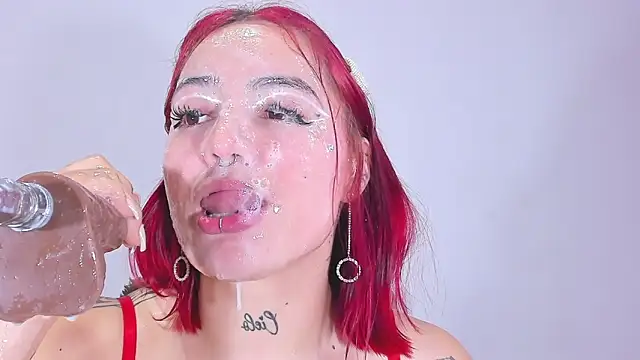 Snapshot of annika_taylor chatting on December 18, 3:26 am annika taylor online show from December 18, 3:26 am