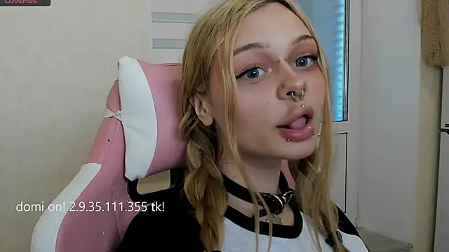 Snapshot of shy_melony chatting on May 19, 1:06 pm shy melony online show from May 19, 1:06 pm