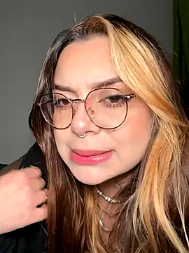 NatyOlson online show from October 26, 3:01 am