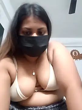 Snapshot of Hotmilfxox chatting on December 14, 6:09 pm Hotmilfxox online show from December 14, 6:09 pm