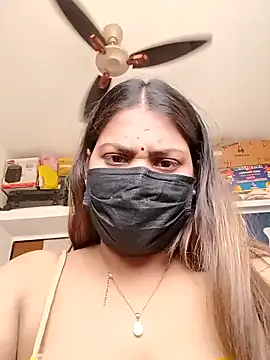 Snapshot of Hotmilfxox chatting on January 25, 8:10 am Hotmilfxox online show from January 25, 8:10 am