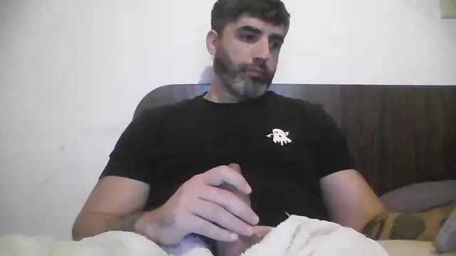 Snapshot of ozzypsico13 chatting on May 6, 1:57 am ozzypsico13 online show from May 6, 1:57 am