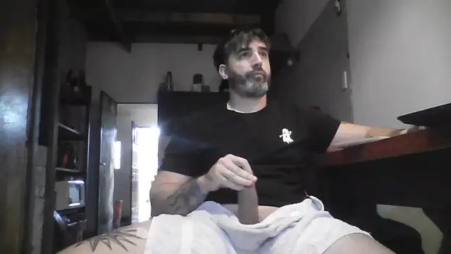 Snapshot of ozzypsico13 chatting on June 12, 5:01 pm ozzypsico13 online show from June 12, 5:01 pm