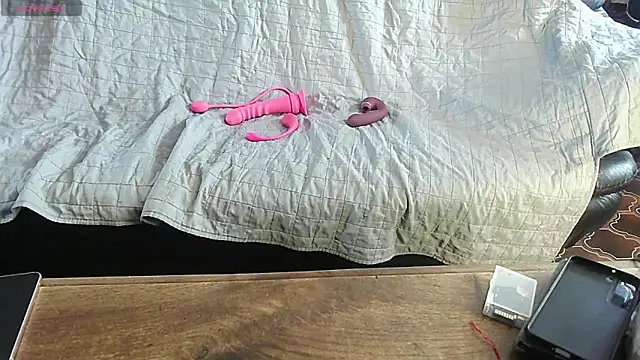 LauraMonolo online show from June 4, 5:57 am