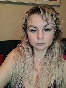 candy queeen online show from November 28, 3:14 pm