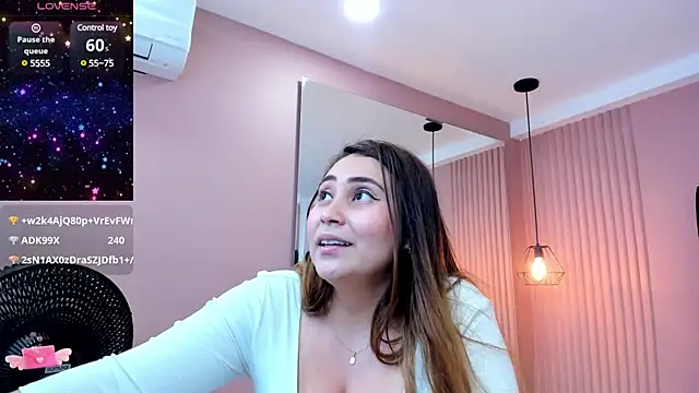 Snapshot of dulce_santamaria chatting on December 8, 7:43 pm dulce santamaria online show from December 8, 7:43 pm