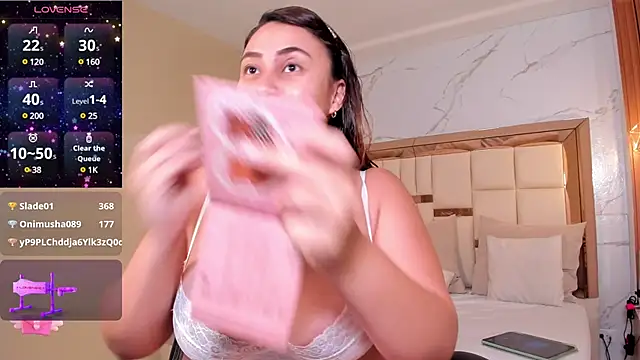 Snapshot of dulce_santamaria chatting on January 1, 4:07 am dulce santamaria online show from January 1, 4:07 am