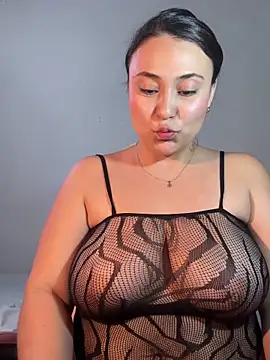 Snapshot of dulce_santamaria chatting on March 2, 6:48 am dulce santamaria online show from March 2, 6:48 am