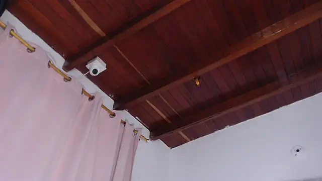 Amara Red online show from December 2, 11:15 am