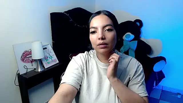 Snapshot of loren_tits24 chatting on July 4, 10:27 pm loren tits24 online show from July 4, 10:27 pm