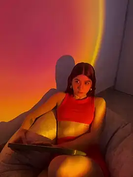 Snapshot of AnnyCherry_ chatting on January 4, 7:23 pm AnnyCherry online show from January 4, 7:23 pm