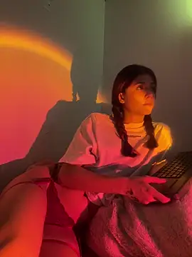 Snapshot of AnnyCherry_ chatting on February 14, 9:21 pm AnnyCherry online show from February 14, 9:21 pm