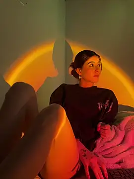 Snapshot of AnnyCherry_ chatting on February 20, 6:13 pm AnnyCherry online show from February 20, 6:13 pm