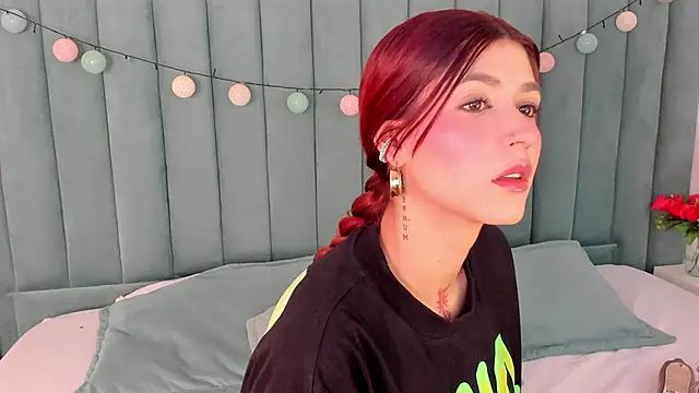 Snapshot of AnnyCherry_ chatting on March 5, 4:13 pm AnnyCherry online show from March 5, 4:13 pm