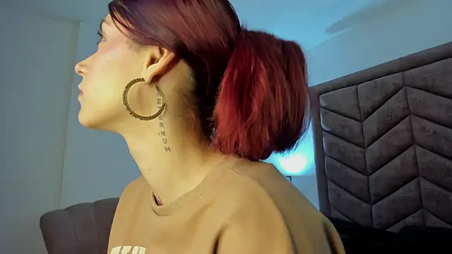 Snapshot of AnnyCherry_ chatting on March 10, 4:46 pm AnnyCherry online show from March 10, 4:46 pm