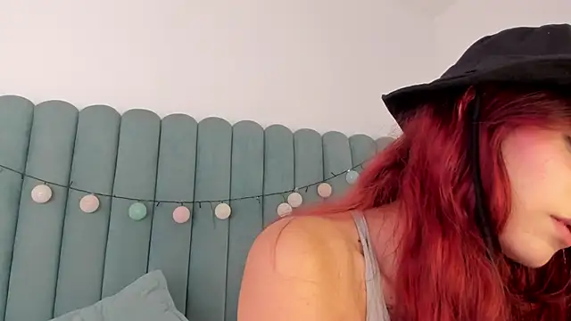 Snapshot of AnnyCherry_ chatting on March 12, 1:36 am AnnyCherry online show from March 12, 1:36 am