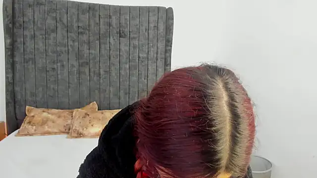 Snapshot of AnnyCherry_ chatting on December 23, 12:52 am AnnyCherry online show from December 23, 12:52 am