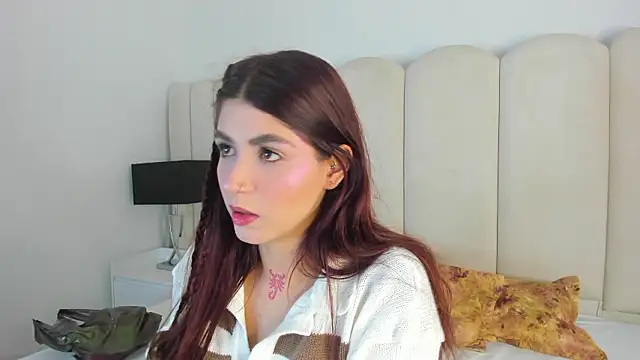 Snapshot of AnnyCherry_ chatting on February 3, 12:53 am AnnyCherry online show from February 3, 12:53 am