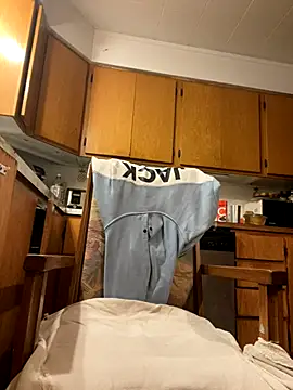 Snapshot of Frenchpoo chatting on September 19, 6:37 am Frenchpoo online show from September 19, 6:37 am