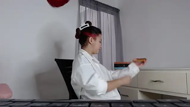 melody  bleir online show from March 4, 8:37 pm