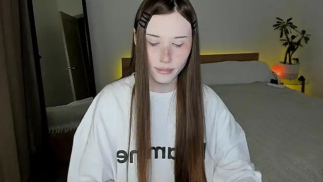 Stella Sunny online show from July 15, 8:03 pm