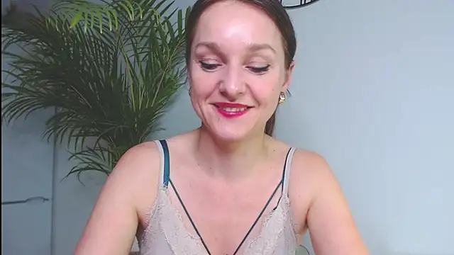 AliciaDesire online show from December 19, 6:45 pm