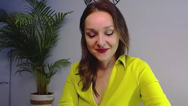 AliciaDesire online show from January 6, 8:03 am