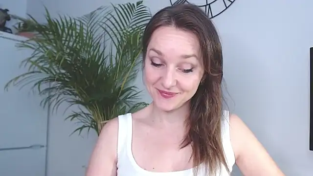 AliciaDesire online show from February 3, 8:02 am