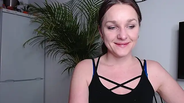 AliciaDesire online show from February 13, 2:52 pm