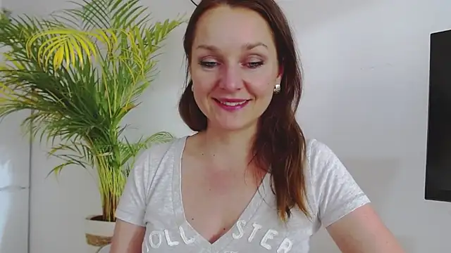 AliciaDesire online show from March 18, 3:42 pm