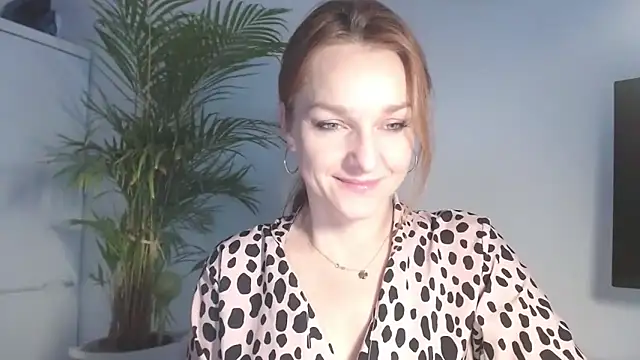 AliciaDesire online show from February 4, 7:03 am