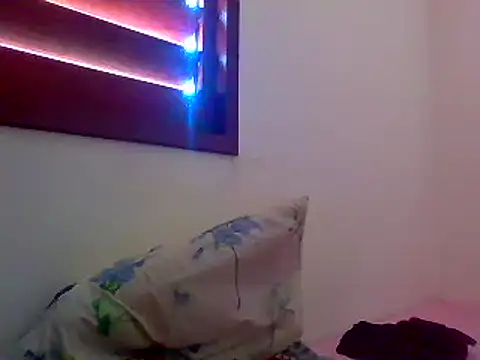 couplemilk online show from December 5, 10:44 am