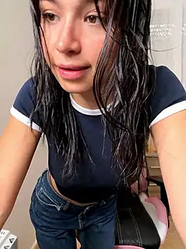 Adriennesexxx online show from January 11, 2:33 pm