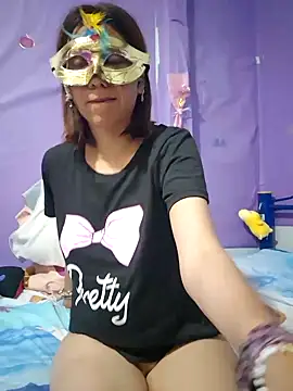 Lunababymylove online show from January 13, 5:55 am