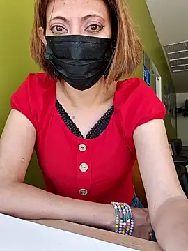 Lunababymylove online show from March 4, 10:05 pm