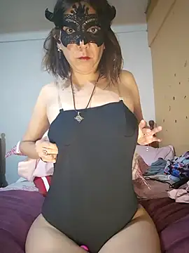 Lunababymylove online show from September 28, 1:22 am