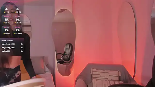 DolcieElliot online show from February 19, 6:10 pm