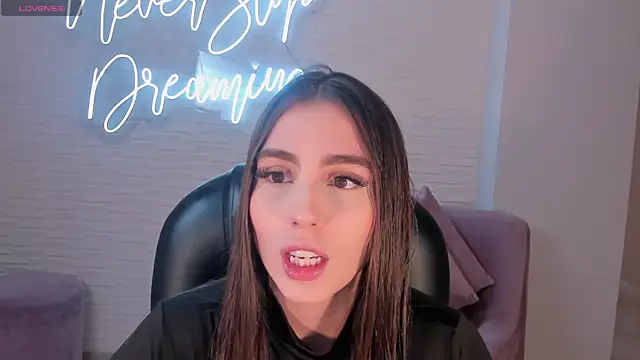 DolcieElliot online show from March 4, 1:28 pm