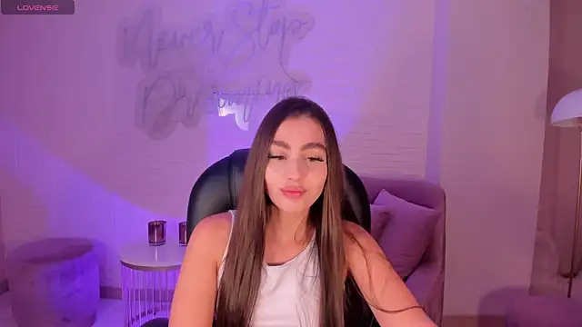 DolcieElliot online show from March 6, 11:58 am