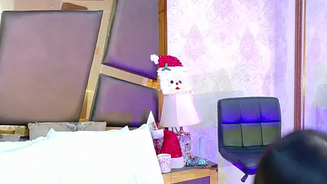 GiahDaniels online show from December 23, 4:10 am