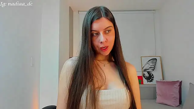 Snapshot of Nadiaa_ chatting on January 4, 3:07 am Nadiaa online show from January 4, 3:07 am