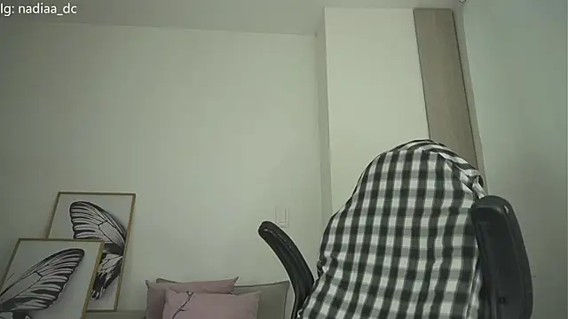 Nadiaa  online show from April 3, 4:32 am