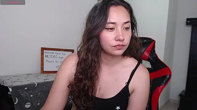 Snapshot of ArtemisNature chatting on January 20, 7:25 pm ArtemisNature online show from January 20, 7:25 pm