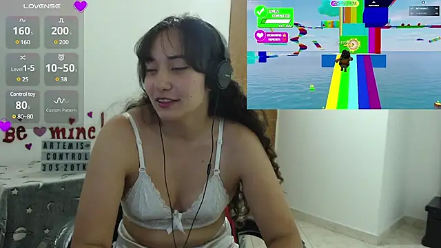 Snapshot of ArtemisNature chatting on February 20, 11:54 pm ArtemisNature online show from February 20, 11:54 pm